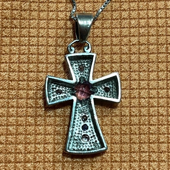 Sterling silver/jewels celtic cross pendant with box chain - Picture 3 of 4